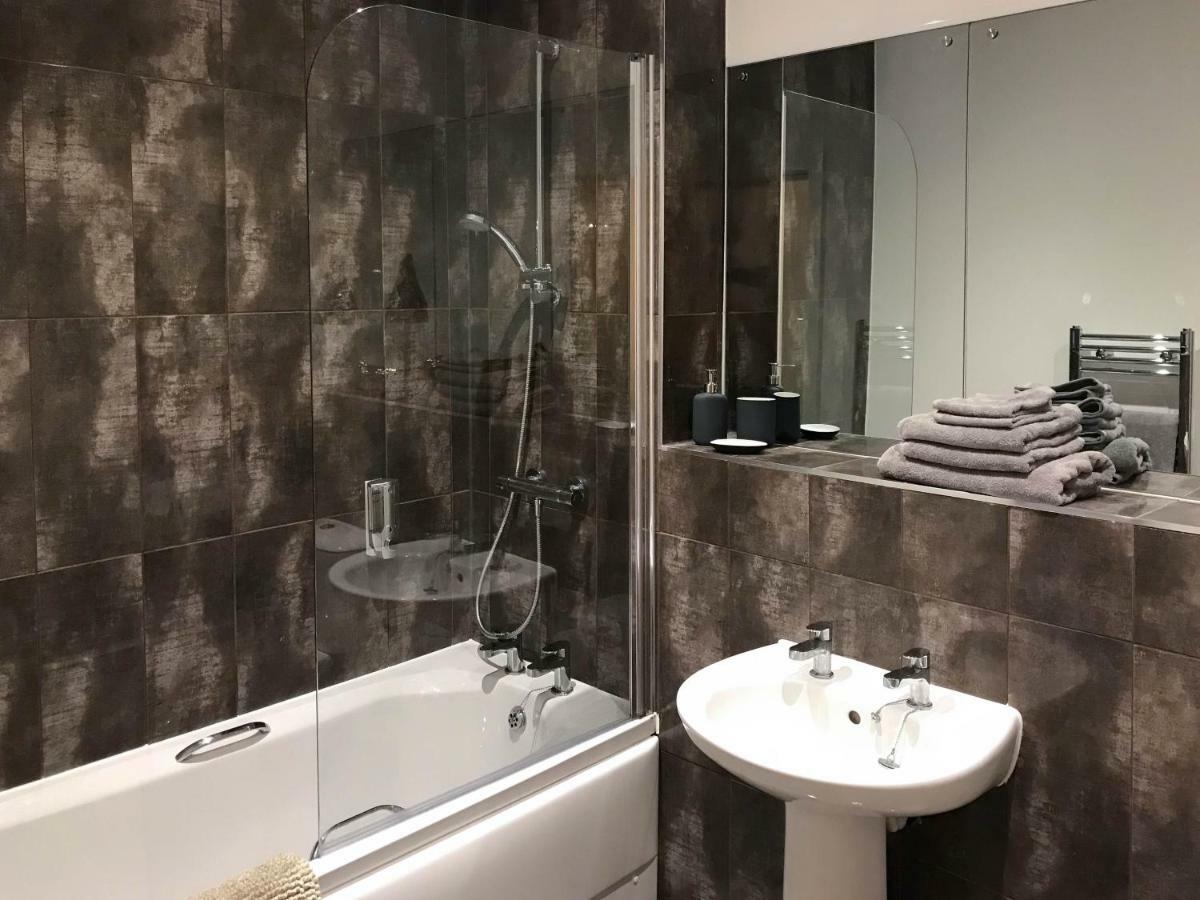 Luxury 1 Bed Apartment In City Centre With Parking Τσέστερ Εξωτερικό φωτογραφία