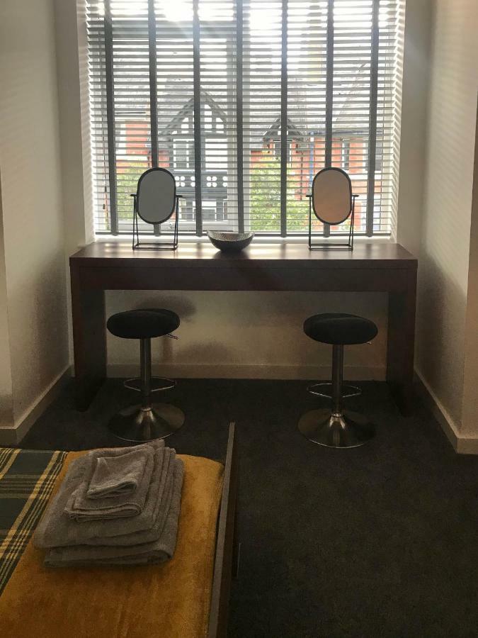 Luxury 1 Bed Apartment In City Centre With Parking Τσέστερ Εξωτερικό φωτογραφία