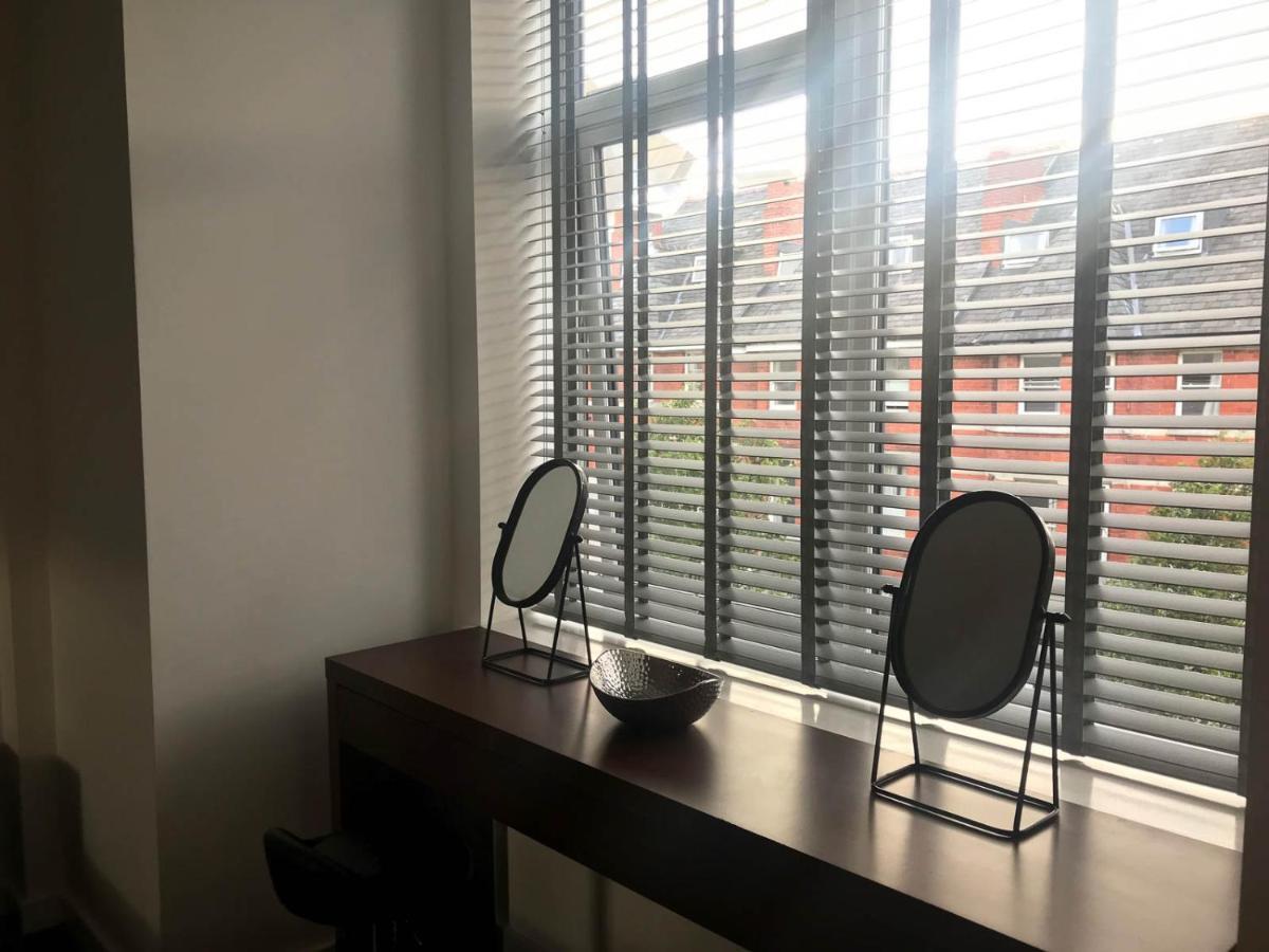 Luxury 1 Bed Apartment In City Centre With Parking Τσέστερ Εξωτερικό φωτογραφία