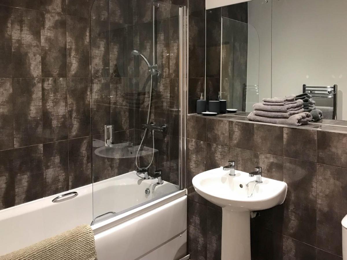 Luxury 1 Bed Apartment In City Centre With Parking Τσέστερ Εξωτερικό φωτογραφία